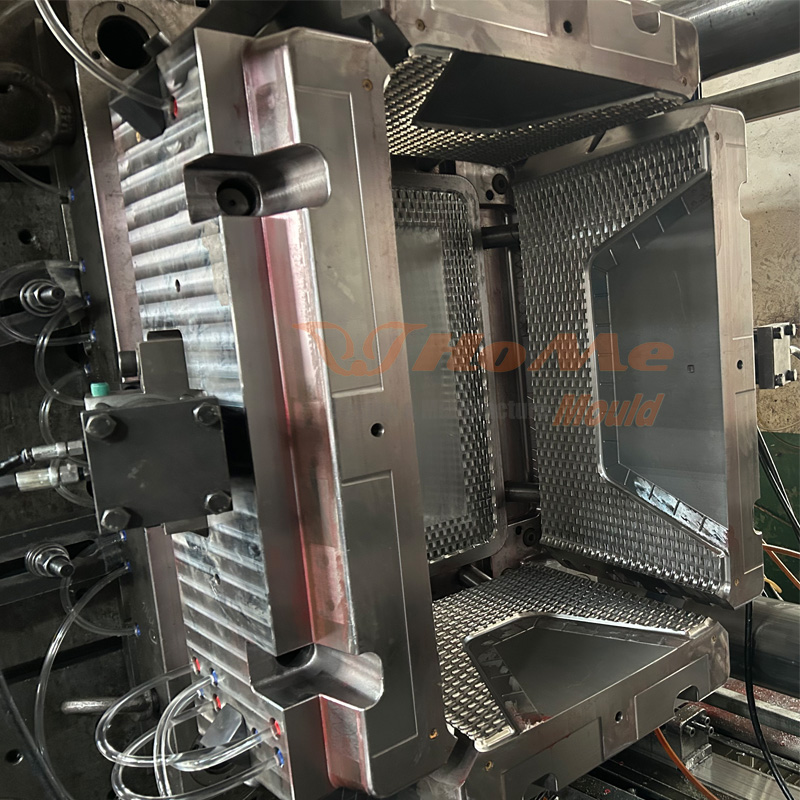 WHAT IS A HOT RUNNER? WHY WE NEED TO USE HOT RUNNER MOLD?